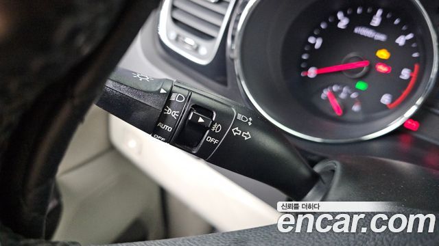 Kia Carnival 2016 thumb 12