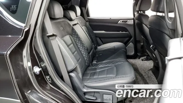 SsangYong Rexton 2021 thumb 11