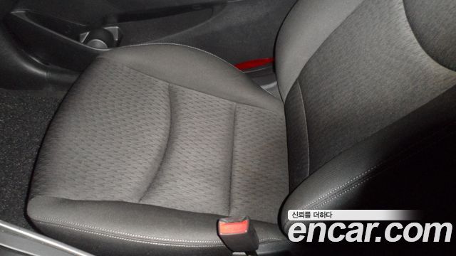 Hyundai Avante 2011 thumb 10