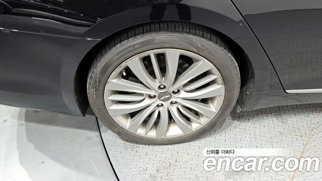 Genesis G80 2017 thumb 6
