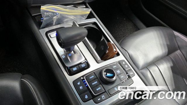 Genesis G80 2017 thumb 9