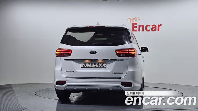 Kia Carnival 2019 thumb 5