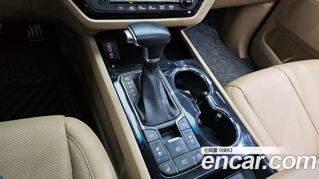 Kia Carnival 2019 thumb 9