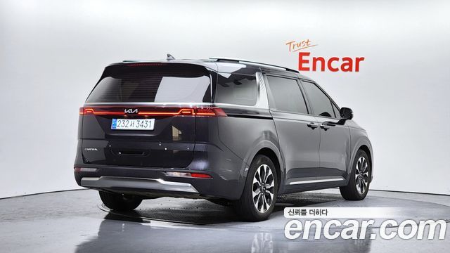 Kia Carnival 2023 thumb 3