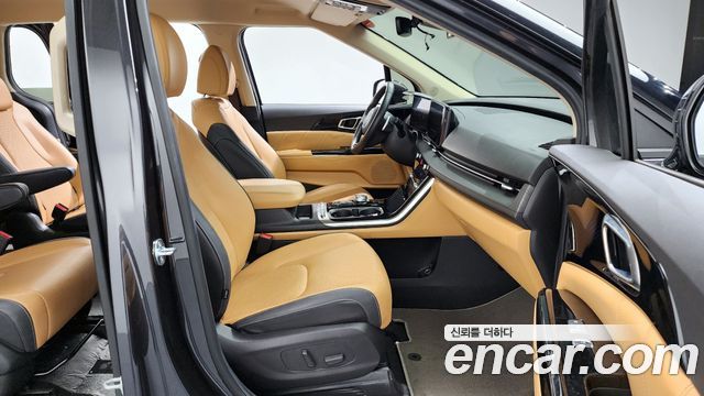 Kia Carnival 2023 thumb 10