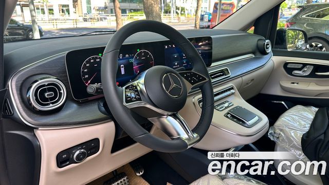 Mercedes-Benz V-Class 2025 thumb 8