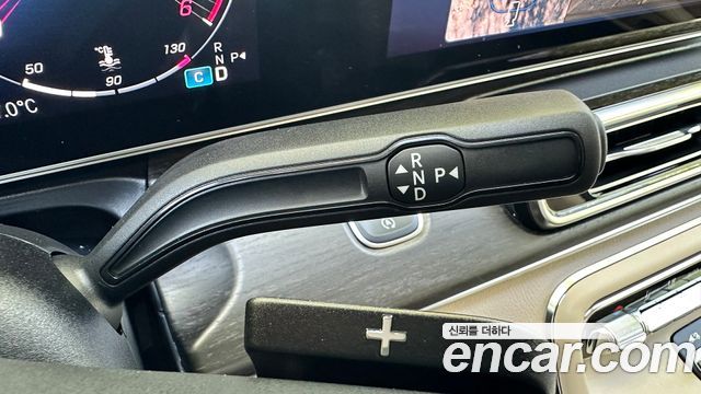 Mercedes-Benz V-Class 2025 thumb 10