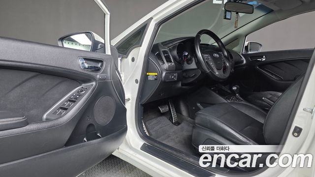 Kia K3 2012 thumb 12