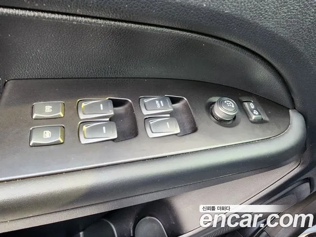 SsangYong Rexton 2021 thumb 10