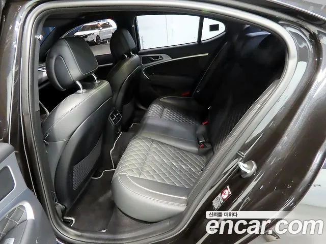Genesis G70 2019 thumb 12