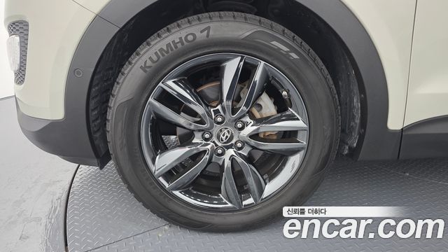Hyundai Santa Fe 2012 thumb 6