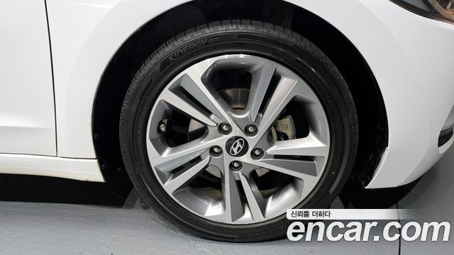 Hyundai Avante 2017 thumb 6