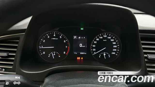 Hyundai Avante 2017 thumb 9