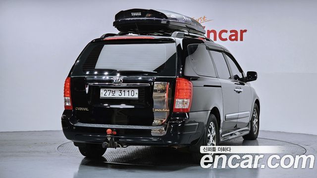 Kia Carnival 2013 thumb 3