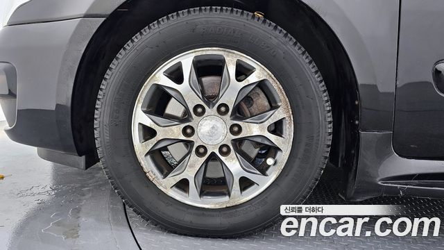 Kia Carnival 2013 thumb 6