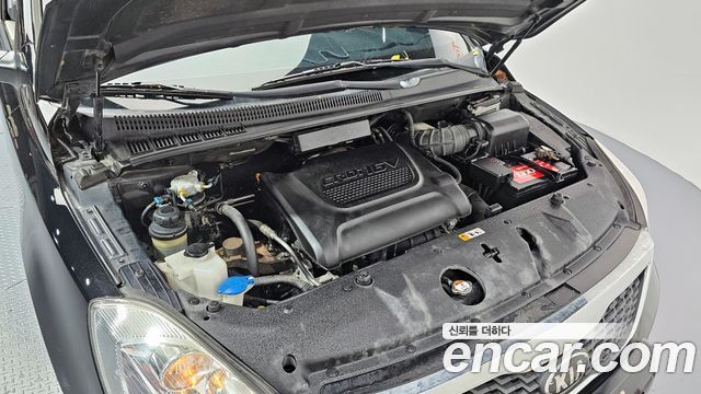 Kia Carnival 2013 thumb 7