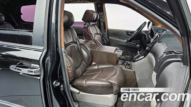 Kia Carnival 2013 thumb 11