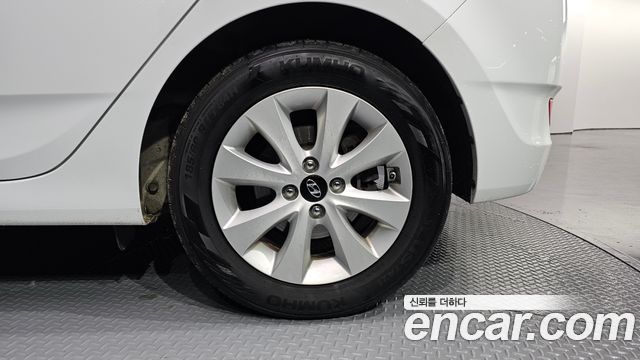 Hyundai Accent 2017 thumb 6