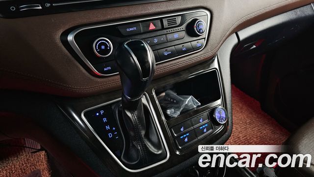 Hyundai Starex 2018 thumb 10