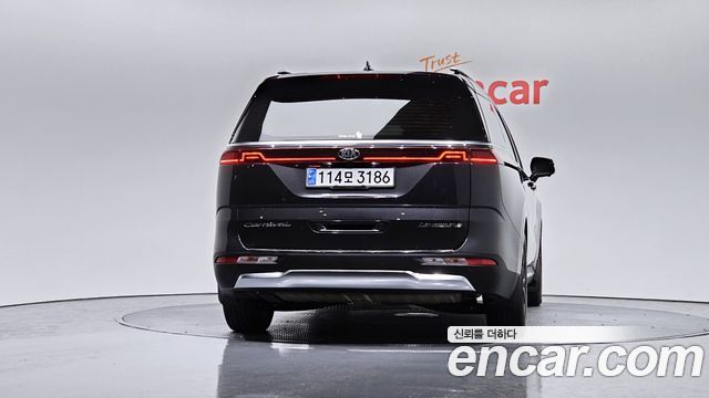 Kia Carnival 2021 thumb 5