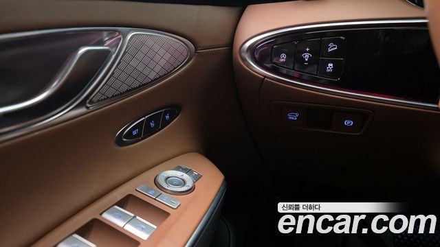 Genesis GV70 2022 thumb 12