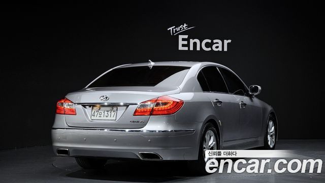 Hyundai Genesis 2013 thumb 3