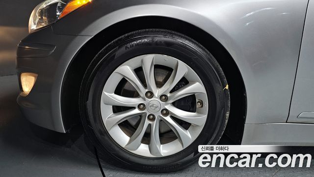 Hyundai Genesis 2013 thumb 6