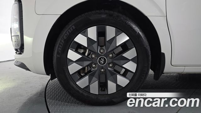 Hyundai Staria 2021 thumb 6