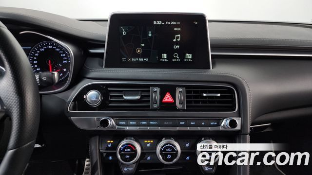 Genesis G70 2019 thumb 11