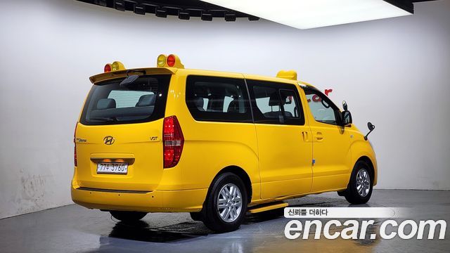 Hyundai Starex 2016 thumb 3