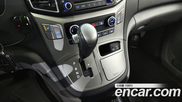Hyundai Starex 2016 thumb 10