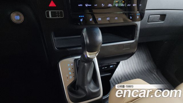 Hyundai Staria 2022 thumb 10