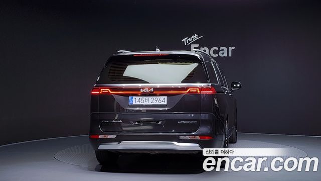 Kia Carnival 2021 thumb 5