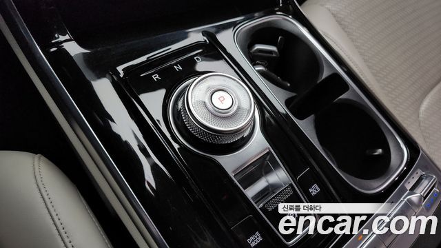 Kia Carnival 2021 thumb 10