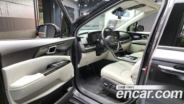 Kia Carnival 2021 thumb 11