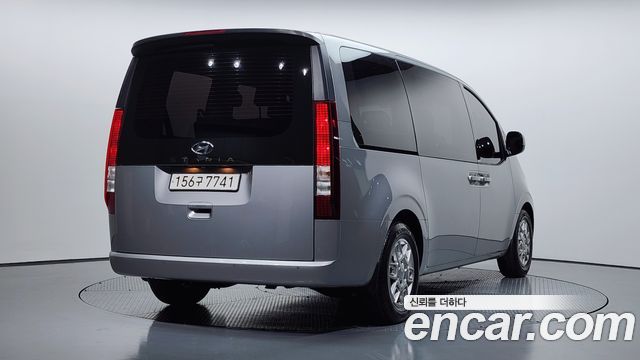 Hyundai Staria 2022 thumb 3