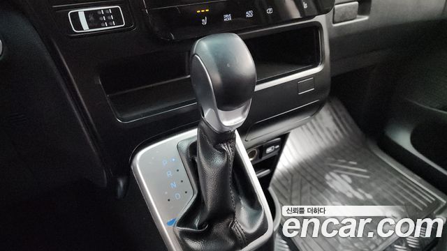 Hyundai Staria 2022 thumb 9