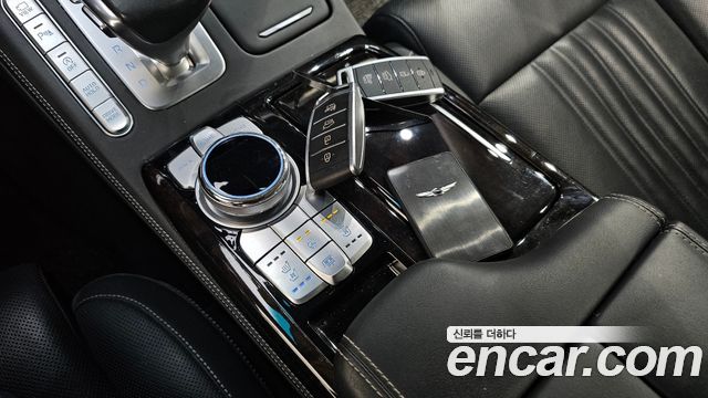 Genesis G90 2019 thumb 9