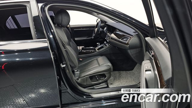 Genesis G90 2019 thumb 11