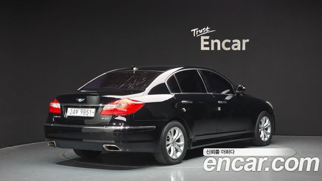 Hyundai Genesis 2012 thumb 3