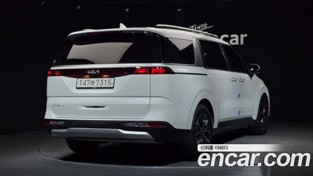 Kia Carnival 2023 thumb 3