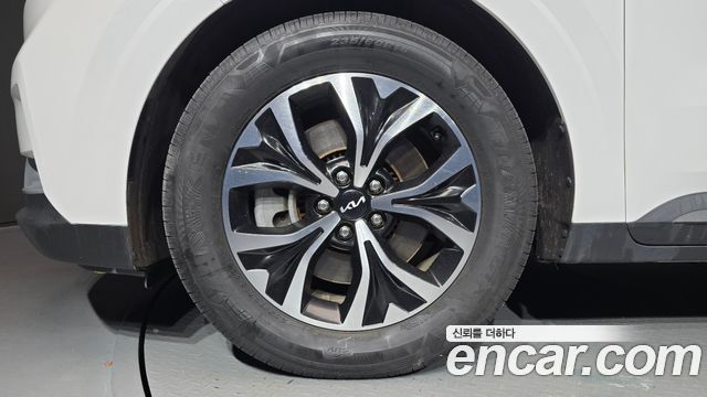 Kia Carnival 2023 thumb 6
