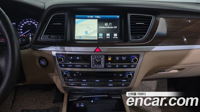 Genesis G80 2018 thumb 12