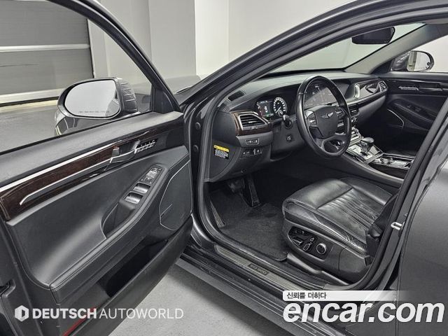 Genesis G90 2017 thumb 12