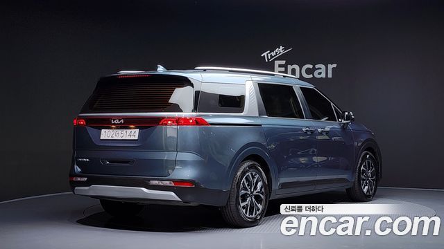 Kia Carnival 2022 thumb 3