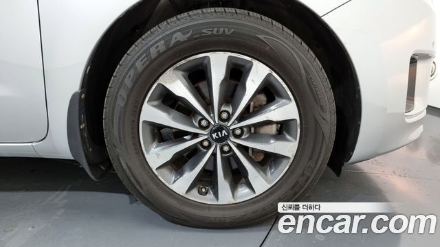Kia Carnival 2014 thumb 6