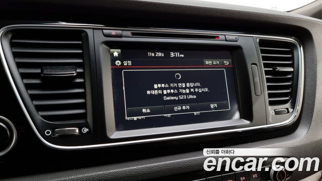 Kia Carnival 2014 thumb 11