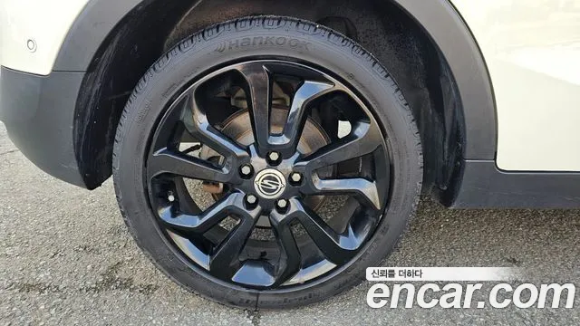SsangYong Tivoli 2015 thumb 6