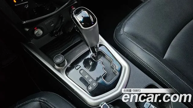 SsangYong Tivoli 2015 thumb 10