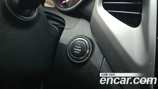 SsangYong Tivoli 2015 thumb 11